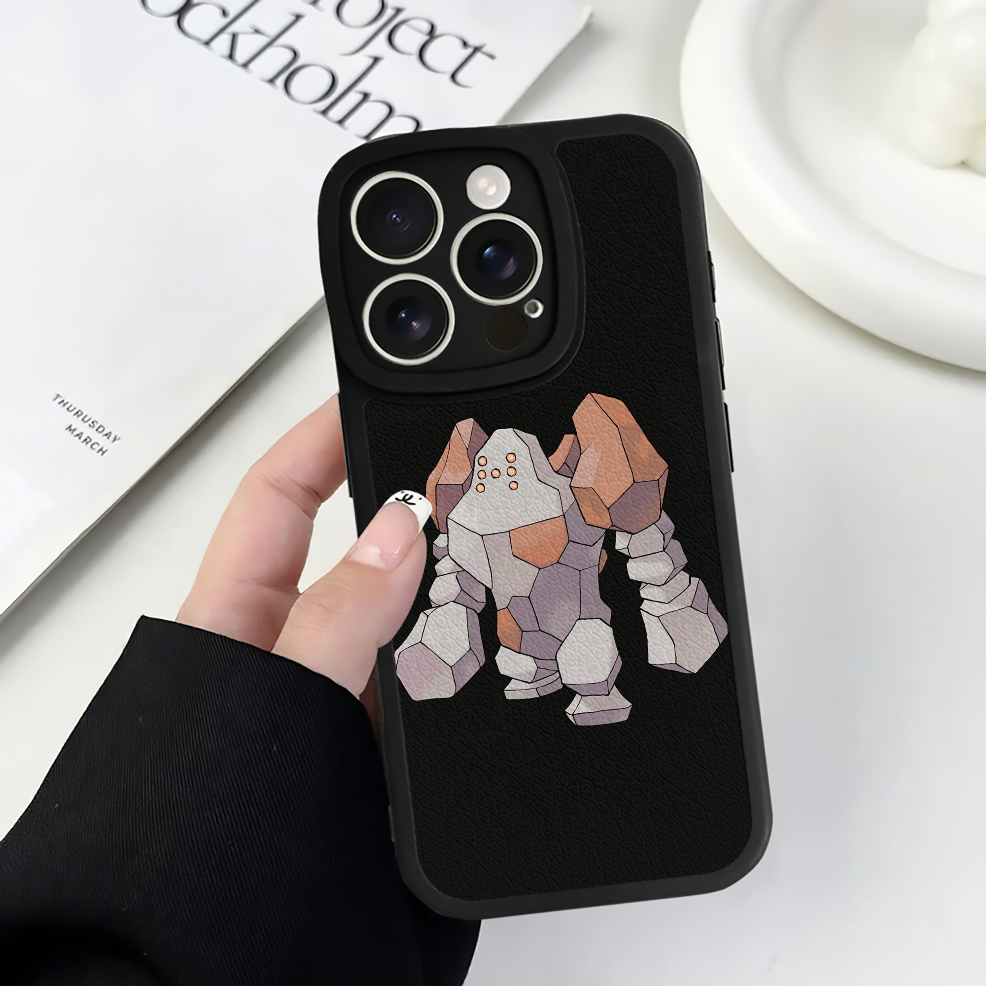 （画像用） ポケットモンスター Pokémon 【iPhone 16シリーズ対応】シリコンスマホケース（レザー調） 材質：シリコン
